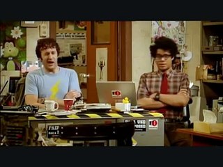 The IT Crowd - Moss and Roy Discuss Football