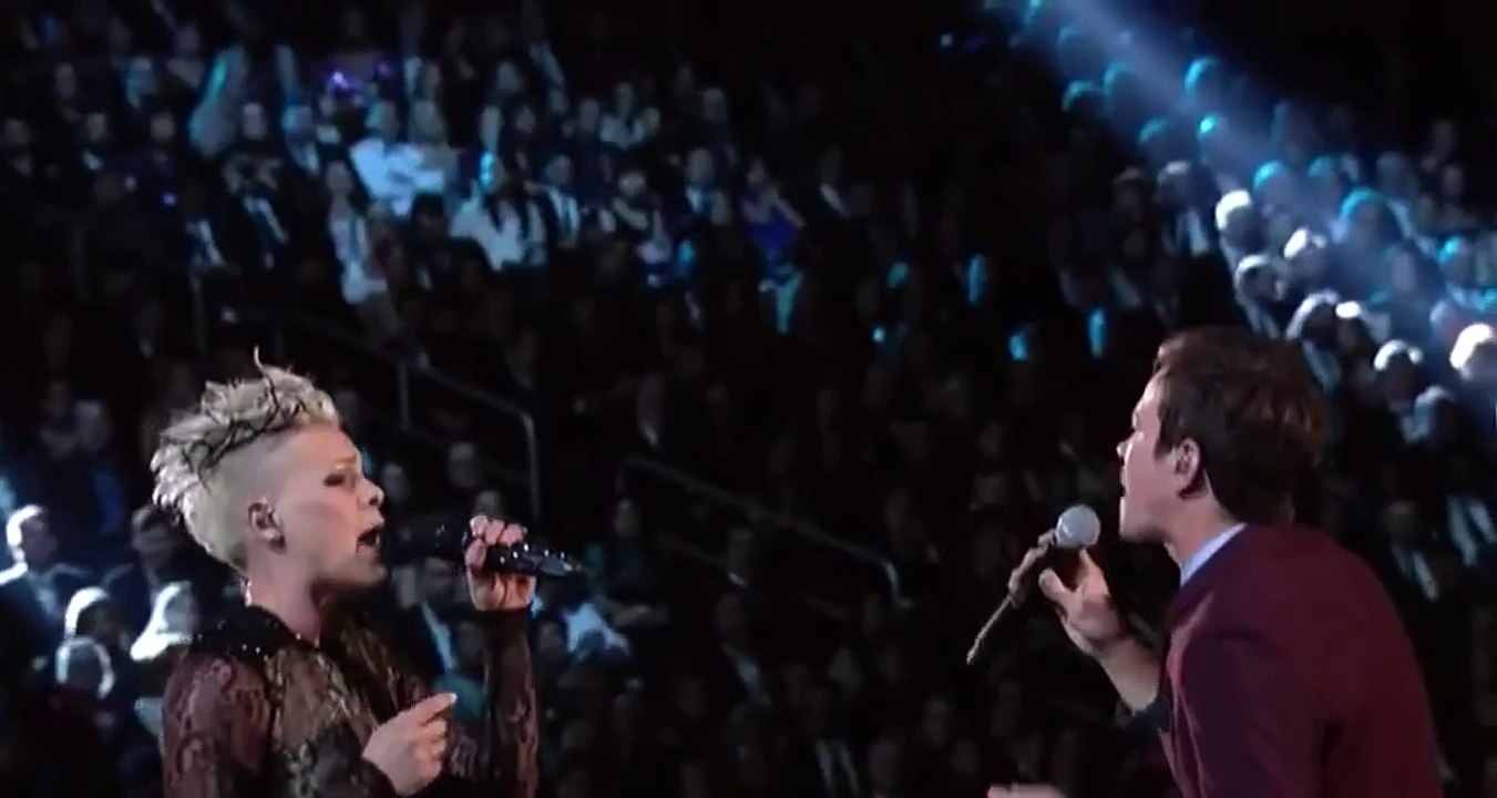 P!nk & Nate Reuss performing live at The Grammy's 2014   'Just Give Me A Reason'