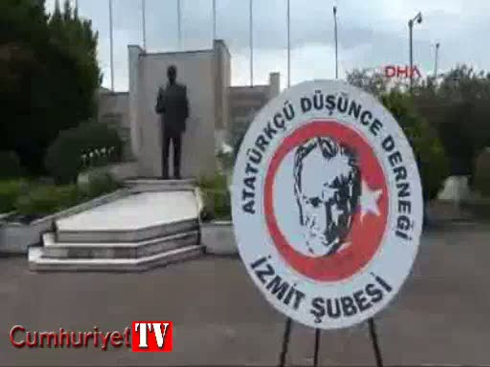 CHP'den çelenk tepkisi