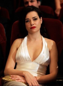 Özgü Namal Doğum Sonrası Bunalıma Girdi!