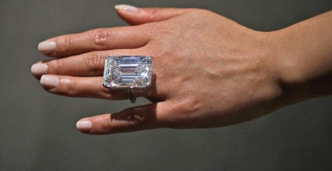 New York'ta Satılan Dev Pırlanta Yüzük 22 Milyon Dolara Alıcı Buldu