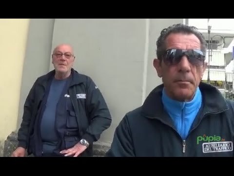 Aversa (CE) - Ritardi nei pagamenti, protestano ausiliari del traffico (17.04.15)