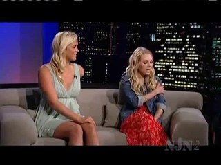 AnnaSophia Robb and Bethany Hamilton in Tavis Smiley Show (02.04.2011) Teil 1