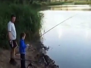 Настоящий маленький рыбак