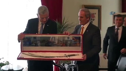 Bakan Bozkır AB’ye kılıç çekti