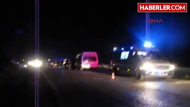 Ödemiş Otomobil Karşı Şeride Geçti 3 Ölü, 1 Yaralı