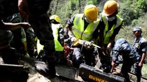 Acidente com ônibus no Nepal deixa 17 mortos