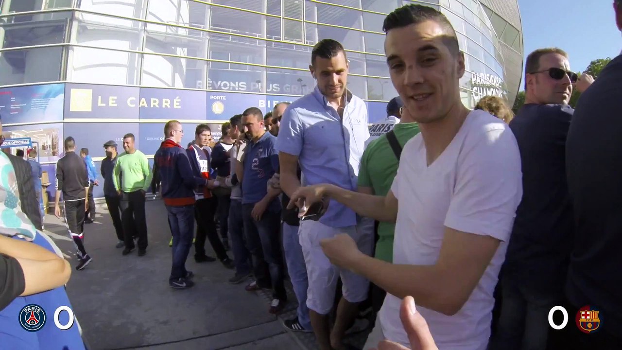 Nawal Hadjaf et Karim réalise un concours de petits ponts dans les rues de Paris (PSG/Barça)