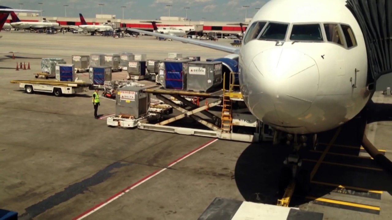 TRI VIET CARGO ((0084) 9389 14 368) Air Freight , Sea Freight, couries  service and logistics.