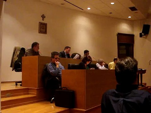 Ανάγνωση της πρόσκλησης του Ιερού Καθολικού Ναού Αγίου Γεωργίου στο δημοτικό συμβούλιο 21-4-2015