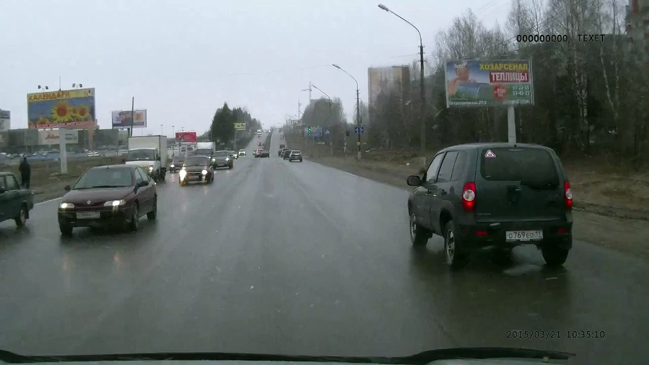 В Сыктывкаре Land Cruiser врезался в ВАЗ