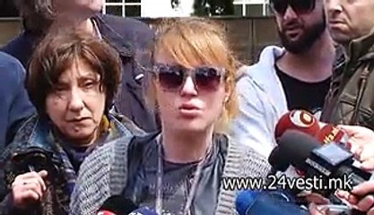PROTEST NOVINARI PRED VLADA SO VENEC   22 04