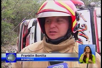 Chofer de volqueta muere al chocar con un camión