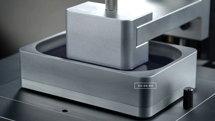 Carbon 3D Printer: An Eiffel Tower in less than 7 minutes