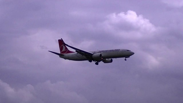 Turkish Airlines TC-JVE landing Münster Osnabrück Airport