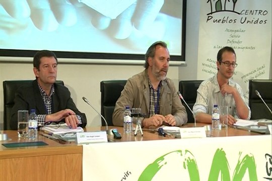 Un informe denuncia expulsiones exprés a inmigrantes