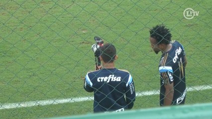Dudu e Zé Roberto se arriscam como câmeras em coletivo do Verdão