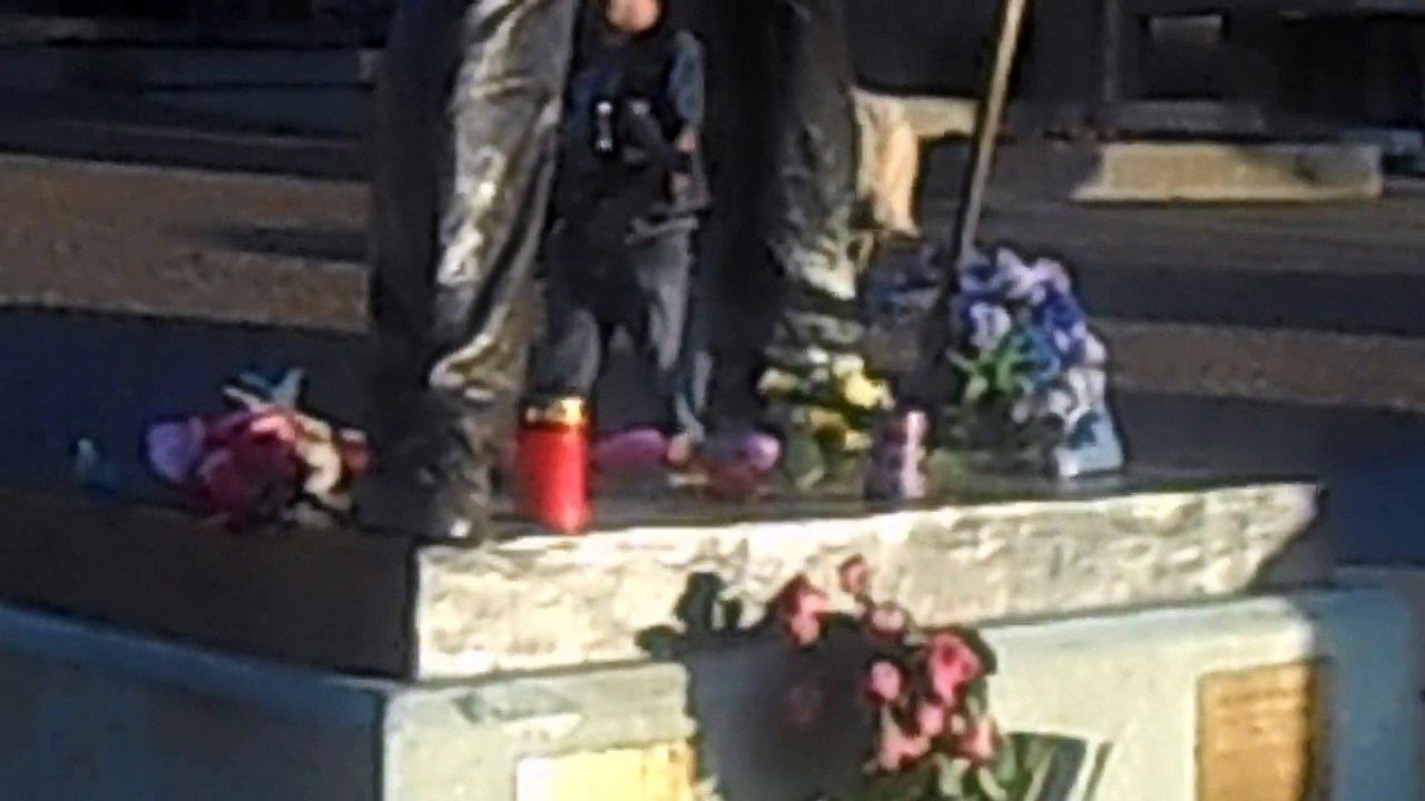 DSCN1751 souvenir chaleureux de la part des suisses a Montreux pour Fréddy mercury