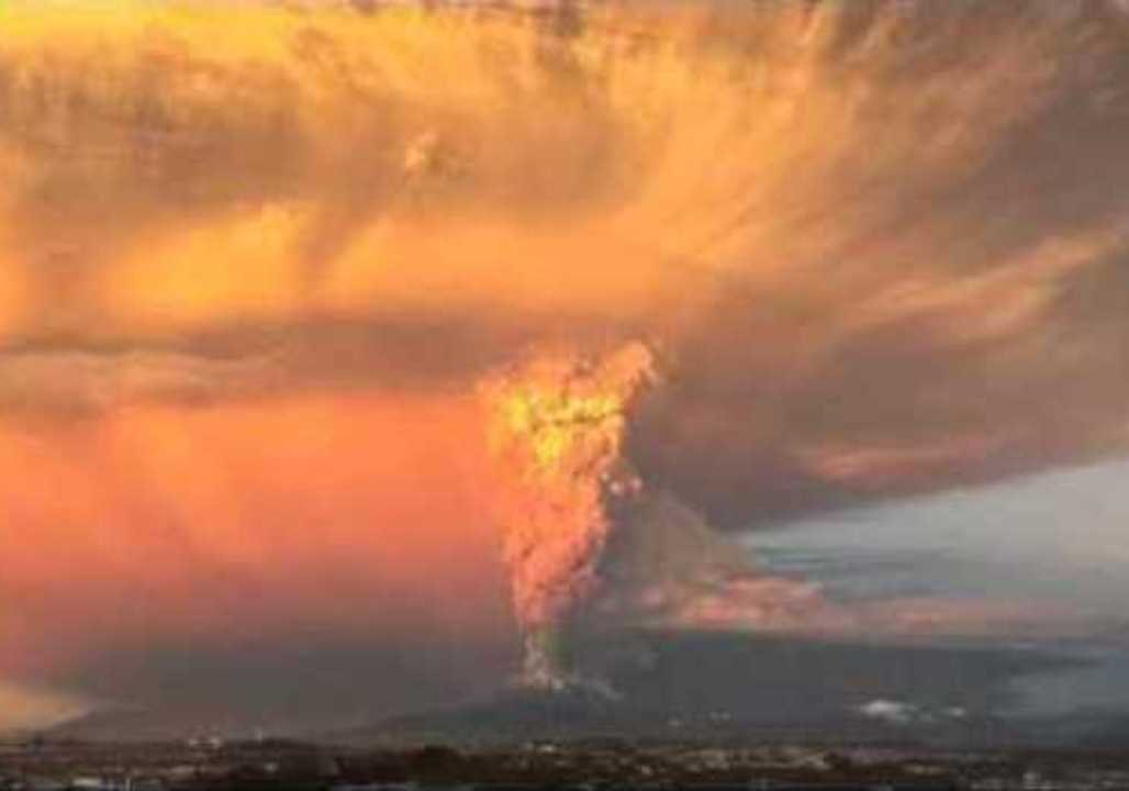 Volcano Calbuco Erupts in Chile