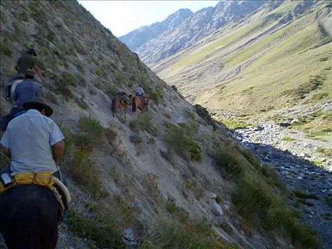 arriba en la cordillera - video patricio manns original