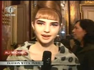 Jeremy Scott  fw07 backstage Models Talk