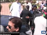 Dunya News - MQM workers raise slogans as Imran Ismail visits Federal B area