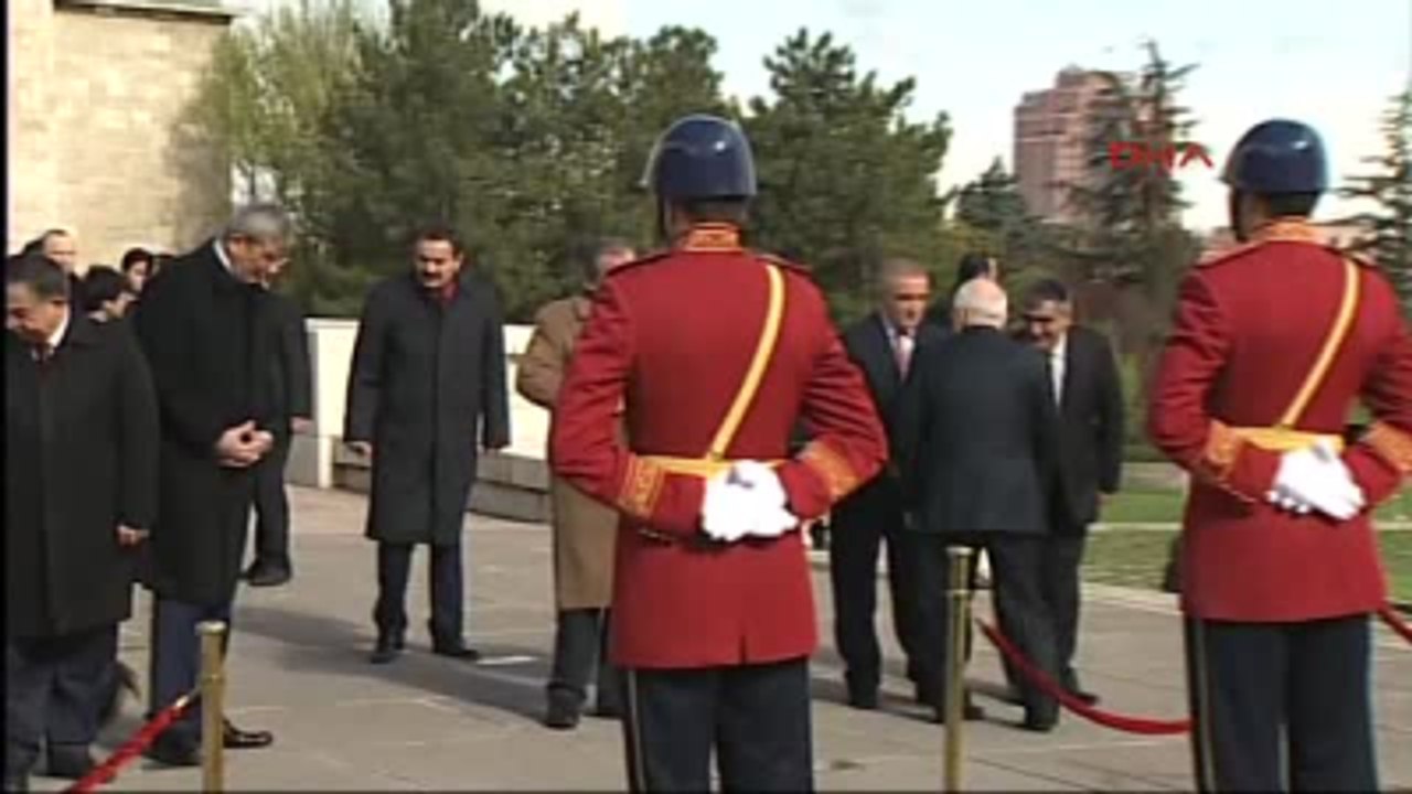 Meclis'te Tören... TBMM'nin 95. Kuruluş Yıldönümü Nedeniyle Atatürk Anıtı'na Çelenk Koyuldu