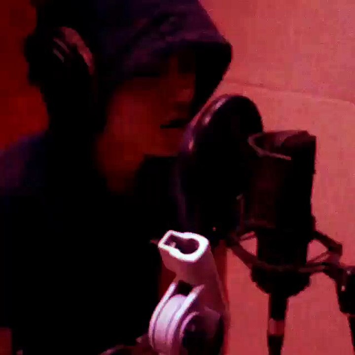 Aliando rekaman single religi "Hanyalah Kepadamu"