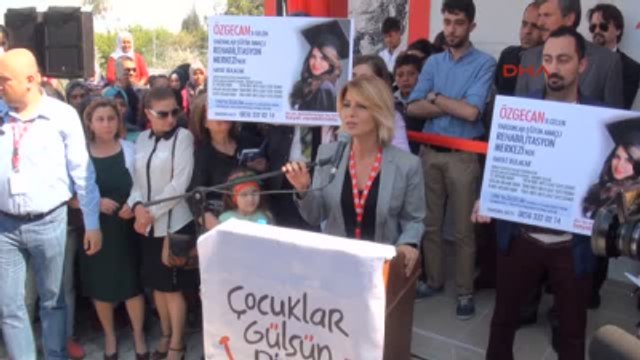 Mersin - Gülben Ergen, Özgecan Aslan Anaokulu'nun Açılışında Duygulanıp Baygınlık Geçirdi Ek