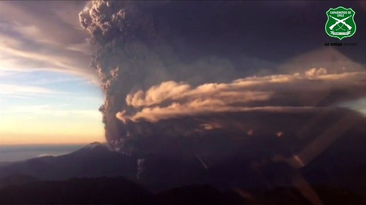Le Chili surpris par l'éruption du volcan Calbuco