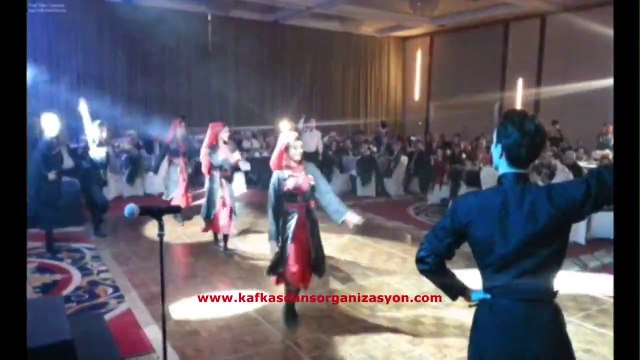 istanbulda Kafkas Oyuları Ekibi ve Kafkas Ekibi