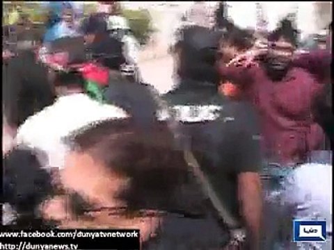 Dunya News - MQM workers raise slogans as Imran Ismail visits Federal B area