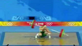 OMG!!! Arm of Olympic weight lifter BREAKS