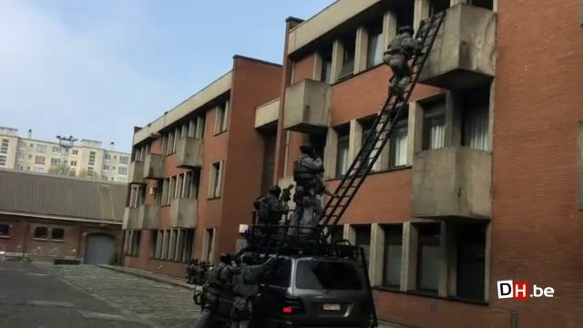 Les unités spéciales de la police fédérale (DSU) en démonstration devant Charles Michel et Jan Jambon