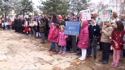 Çelenk Sunma Töreninde Gerginlik