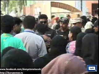 Dunya News - Rangers apprehend suspicious person for capturing pictures inside polling station of 182