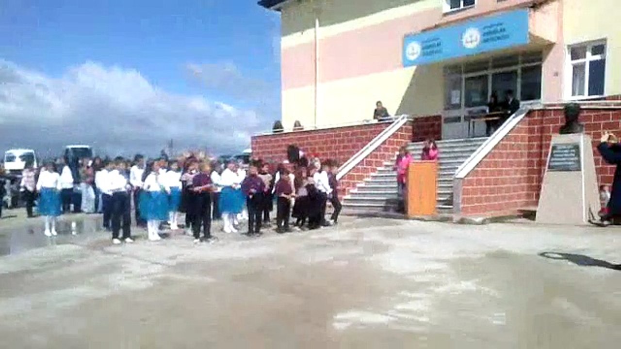 23 nisan 2015 2 ve 4.siniflarin seslenişi
