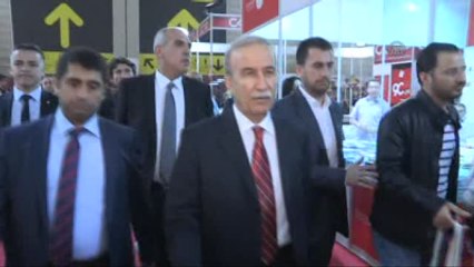 Eski Emniyet Müdürü Avcı, Kitaplarını İmzaladı