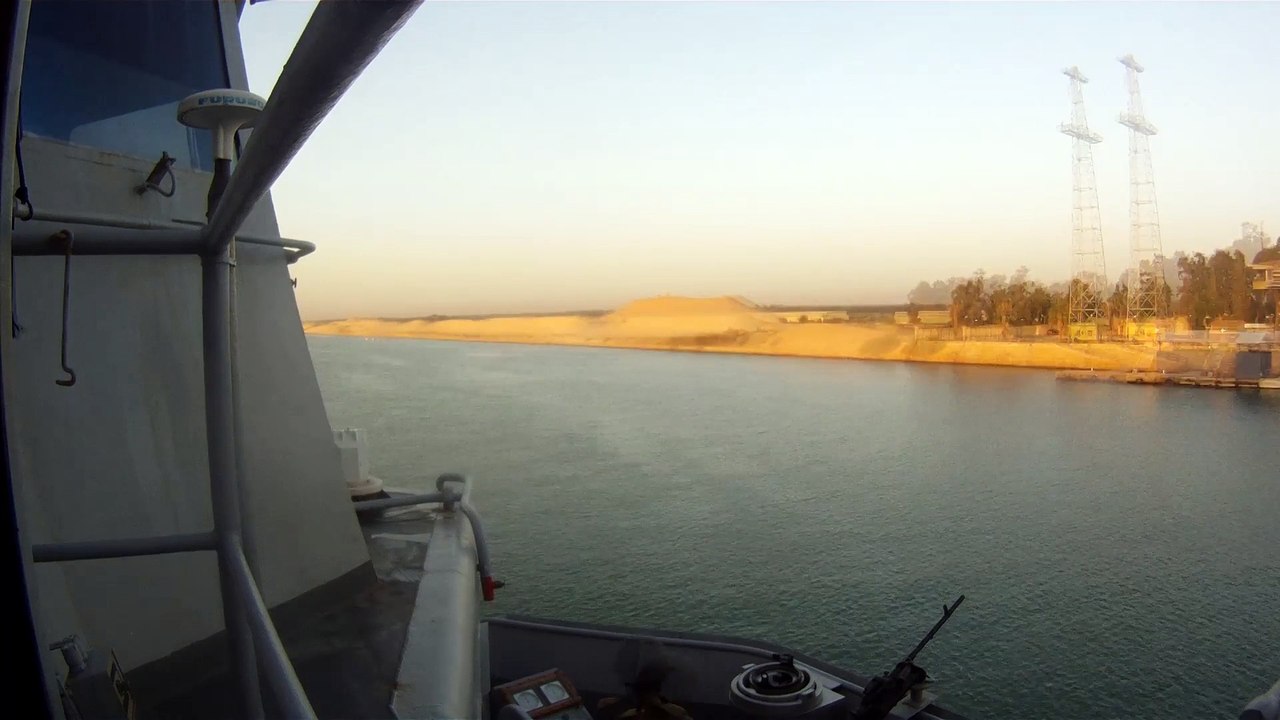 La FASM JEAN DE VIENNE traverse le canal de Suez