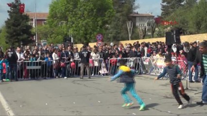 Diyarbakır'daki 23 Nisan Kutlamalarında Elektrik Kesintisi