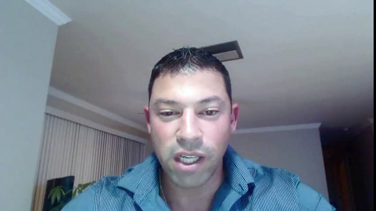 Search for school and jobs in the real estate agent business.