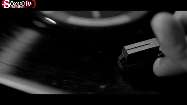 Gece Yarısı Sokakta Tek Başına Bir Kız Filminin Fragmanı