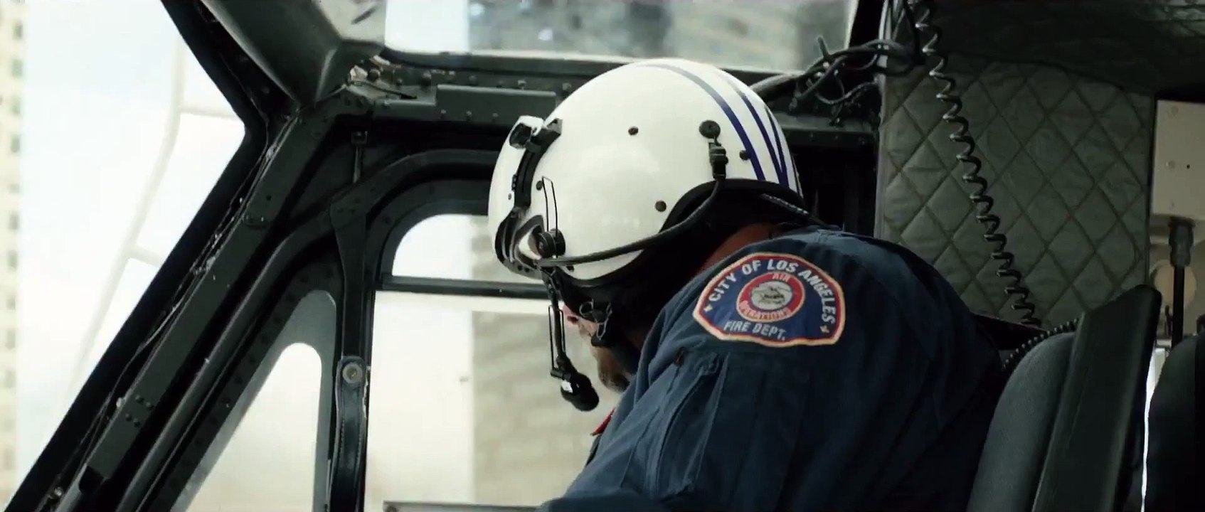 SAN ANDREAS Movie Clip (Dwayne Johnson - 2015) - YouTube