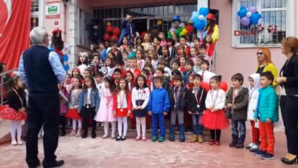 Bu Kez 23 Nisan'da Veliler Çocukları Eğlendirdi