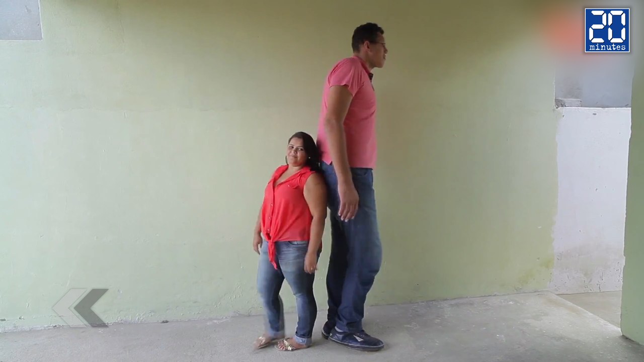 Il fait deux fois la taille de sa femme - Le Rewind du jeudi 23 avril