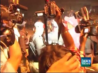 Policeman injured in clash in Karimabad