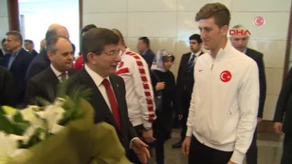 Başbakan Davutoğlu ve Bakan Çağatay Kılıç, Dünya Şampiyonlarını Ağırladı