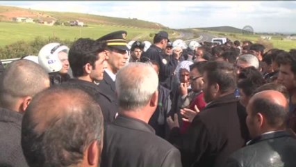 Mahallerine İmar İsteyen Grup, Şanlıurfa-Mardin Karayolunda Eylem Yaptı