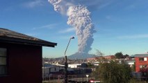 Eruption du volcan Calbuco en plein jour au Chili