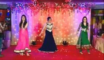 Asan Yar Banaya e Nach K _ Beautiful Females Dance on Wedding